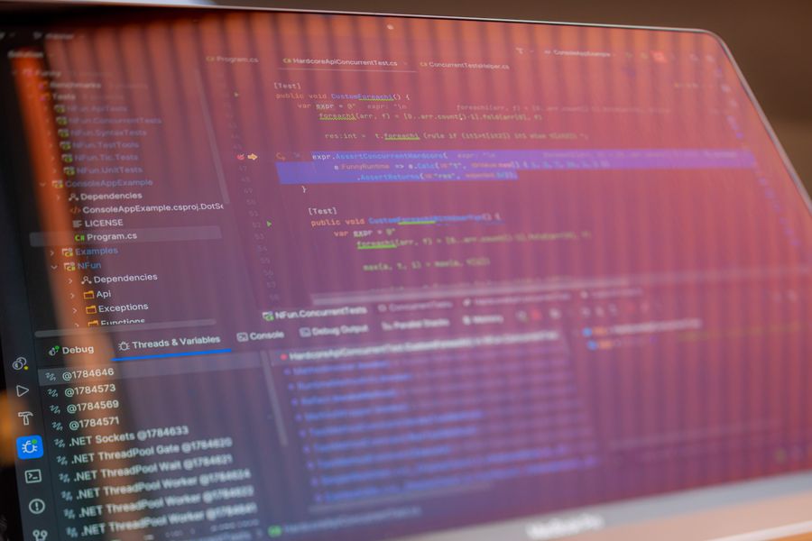 Ecran de code affichant une application logicielle en developpement